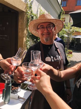 Už v pátek Balkan párty v Orientu 🔥 Doraž si dát čevapi, kukuřici nebo další ňamky z grilu, speciální drinky k tomu, a...