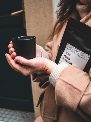 ✨ Je to tady! ✨ Naši horkou čokoládu od nás z kavárny určitě znáš 🌝 Poctivá, z kvalitního kakaa a farmářského mléka,...